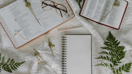 Praise God to win over life's challenges